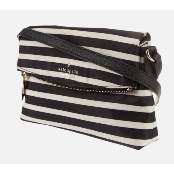 Kate Spade STORYBOOK Classic Nylon Mini Carson Crossbody EUC - Picture 2 of 13